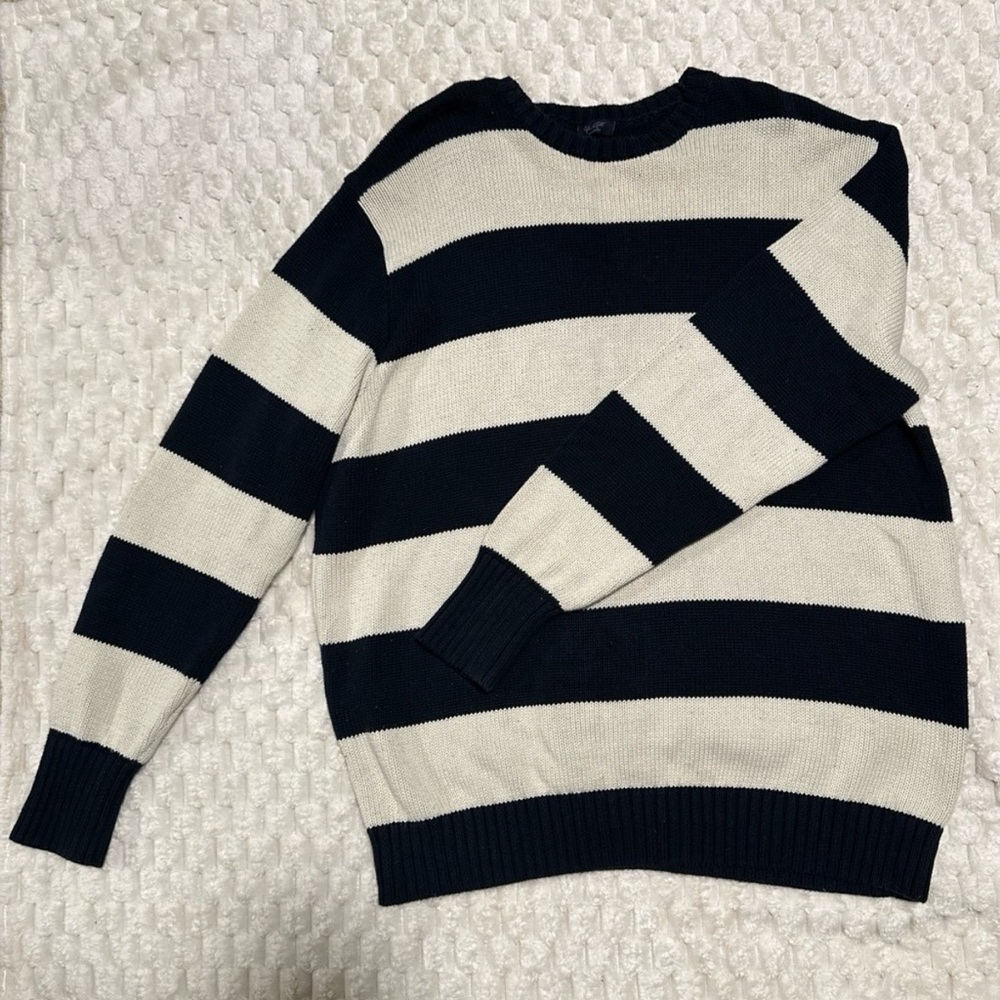 Brandy Melville sweater